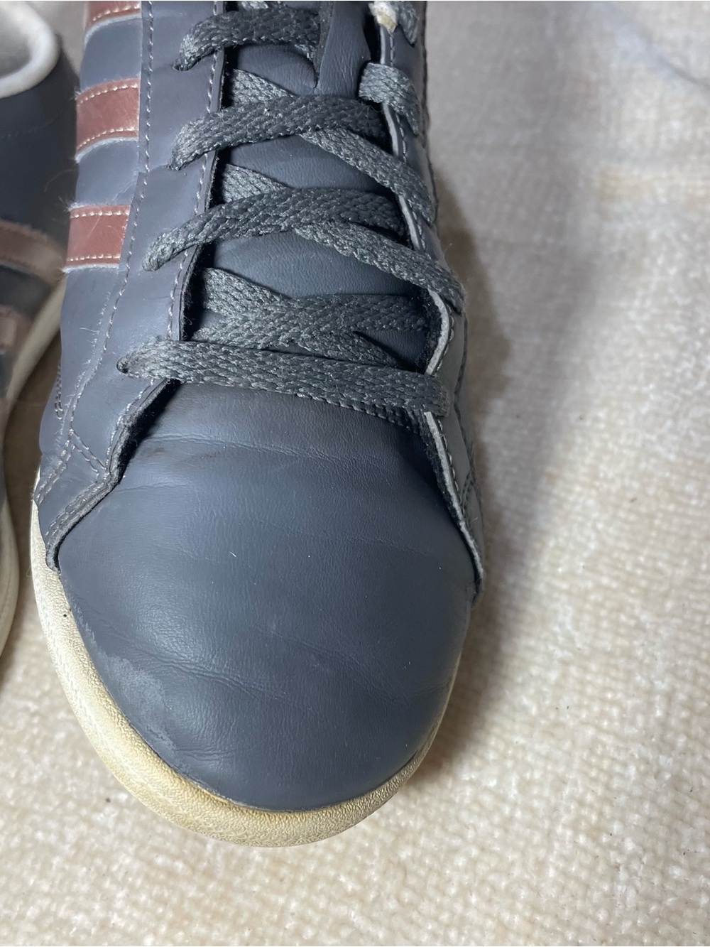 Adidas Girl/Women Gray Sneakers with Rose Gold Stripes size 6.5 - Picture 6 of 9